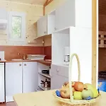 2 Bedroom Cozy Stacaravan In Chef-Boutonne * Chef-Boutonne