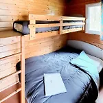 2 Bedroom Cozy Stacaravan In Chef-Boutonne *