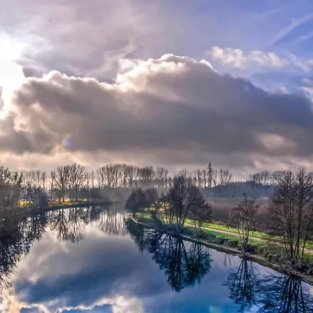 Gorgeous Stacaravan In Chef-Boutonne