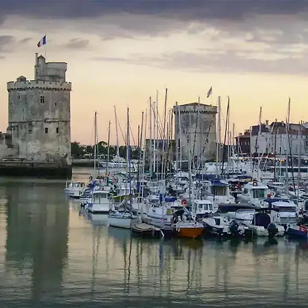 Gorgeous Stacaravan In キャンプ場