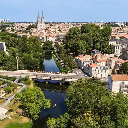 キャンプ場 Gorgeous Stacaravan In Chef-Boutonne