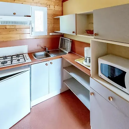 キャンプ場 Gorgeous Stacaravan In Chef-Boutonne