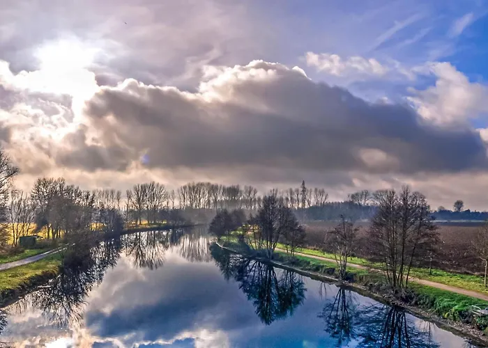 Gorgeous Stacaravan In Chef-Boutonne